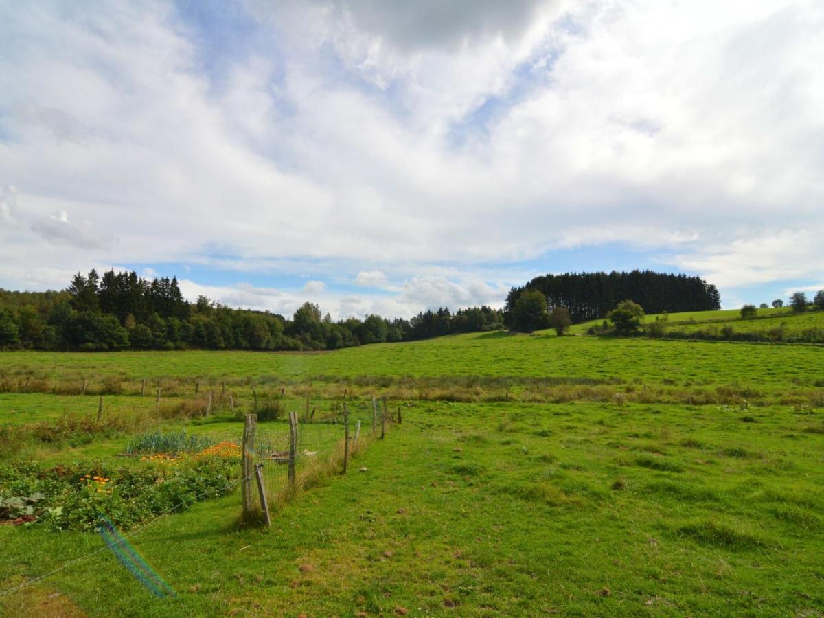 Comfortable Cottage In Neufmoulin With Meadow View Houffalize Ruang foto