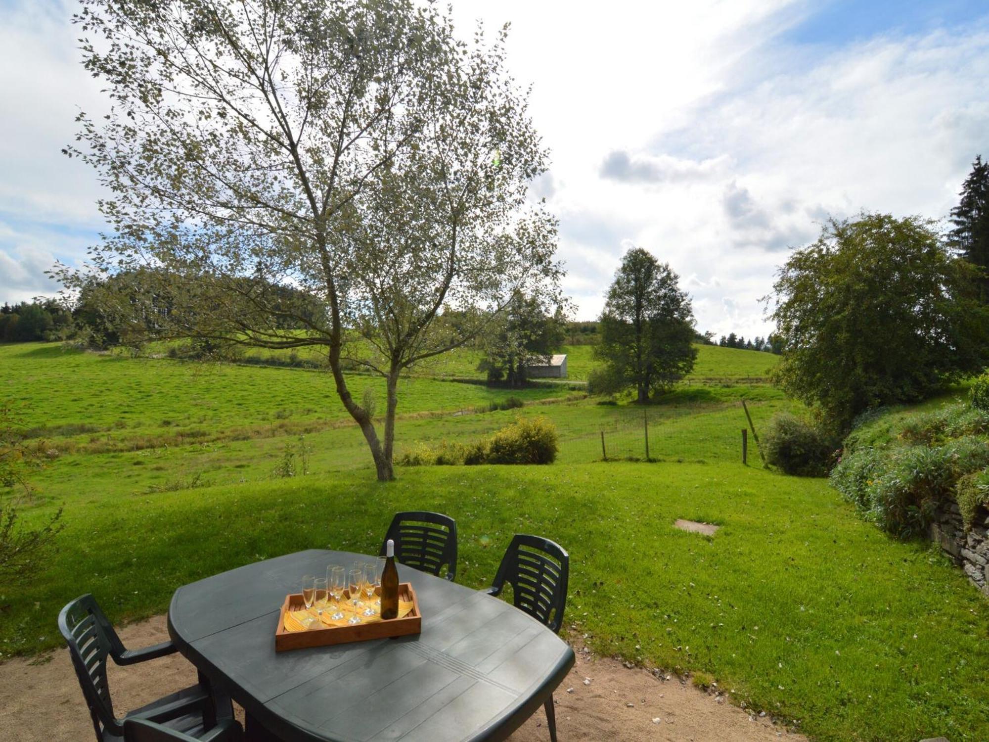 Comfortable Cottage In Neufmoulin With Meadow View Houffalize Bagian luar foto