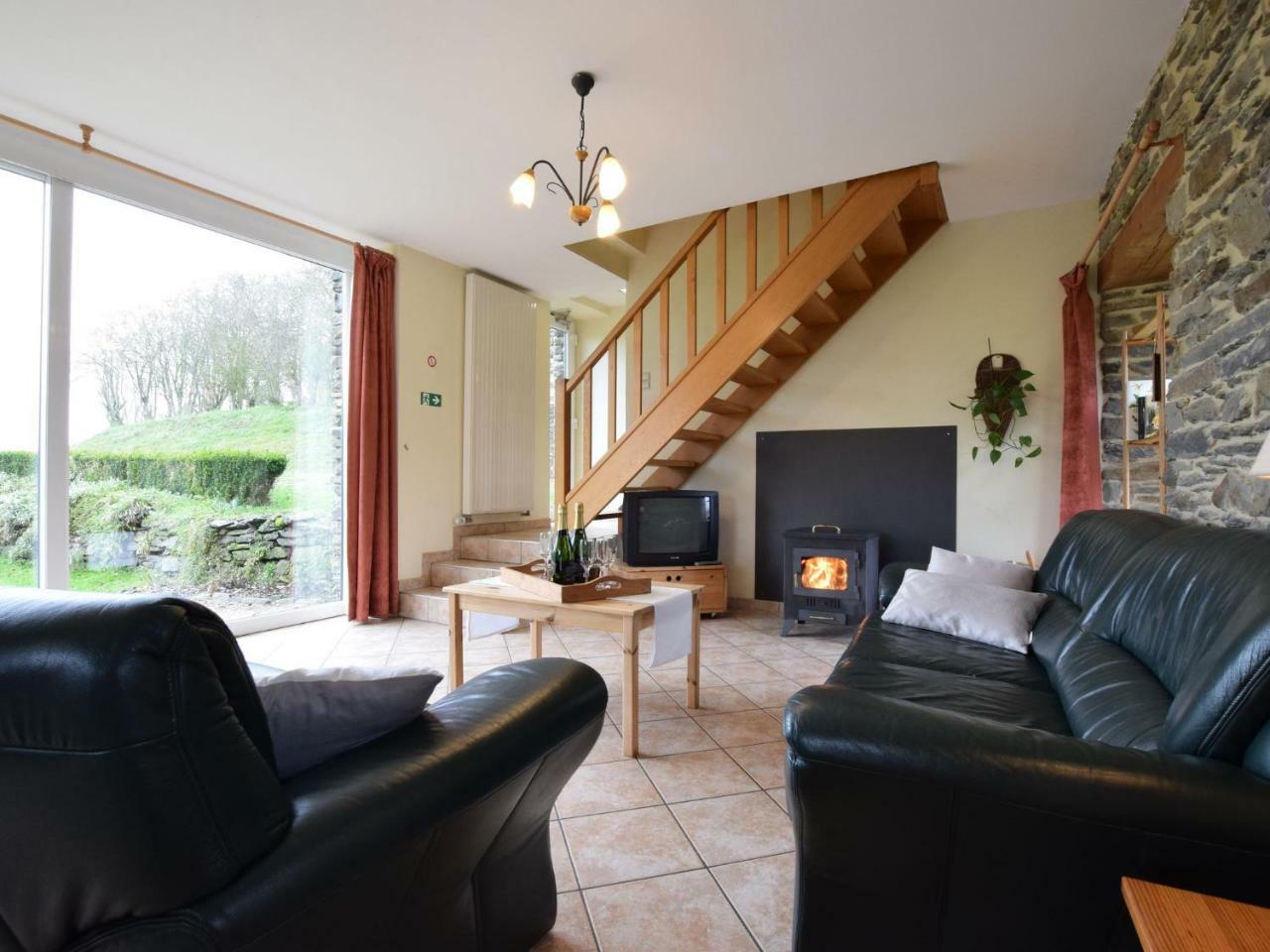 Comfortable Cottage In Neufmoulin With Meadow View Houffalize Bagian luar foto