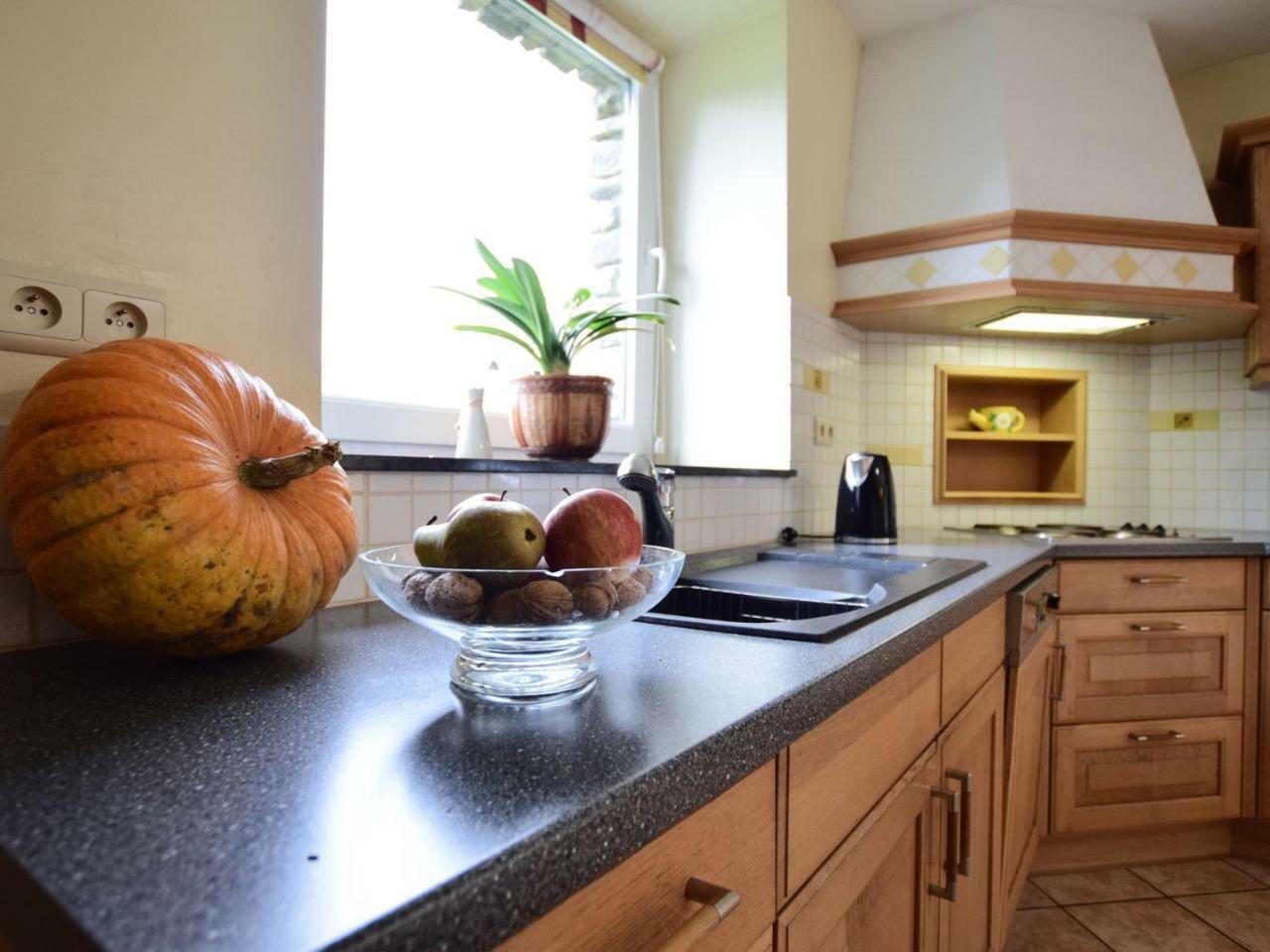 Comfortable Cottage In Neufmoulin With Meadow View Houffalize Bagian luar foto