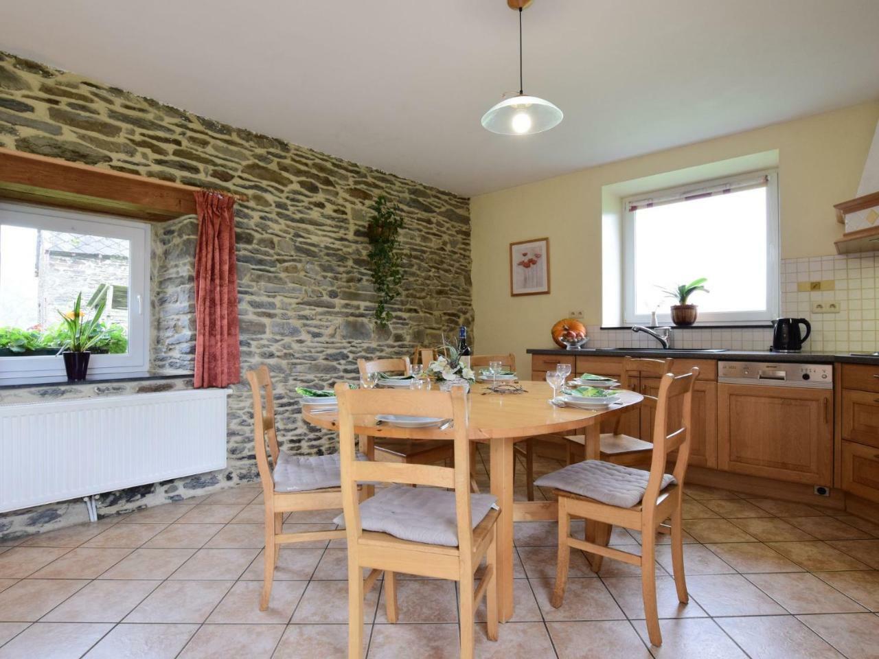Comfortable Cottage In Neufmoulin With Meadow View Houffalize Bagian luar foto